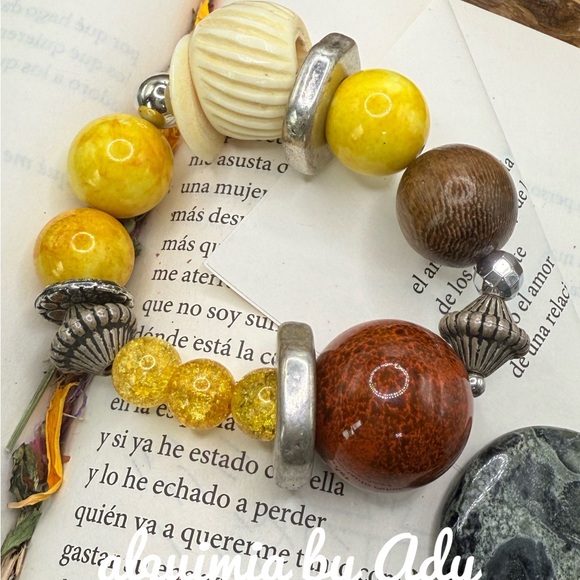 Alquimia Yellow and Brown Beaded Bracelet with Textured Design - Picture 2 of 3